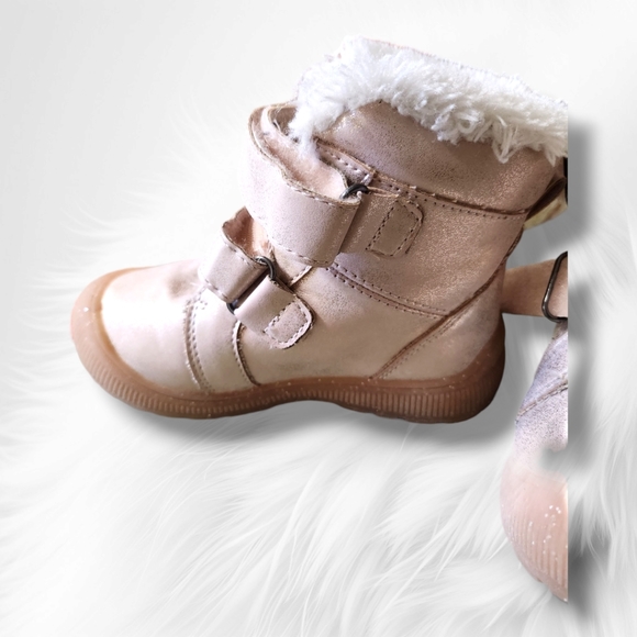 Girls Winter Boots Cat & Jack Size 7 GUC - Picture 4 of 9